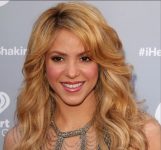 Shakira esmer ten saç renkleri